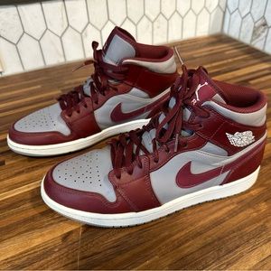 Men’s Air Jordan 1 Mid Cherrywood size 9